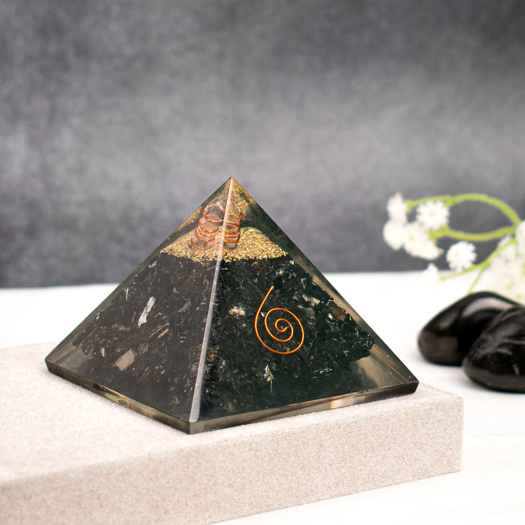 Black Obsidian Pyramid Main image